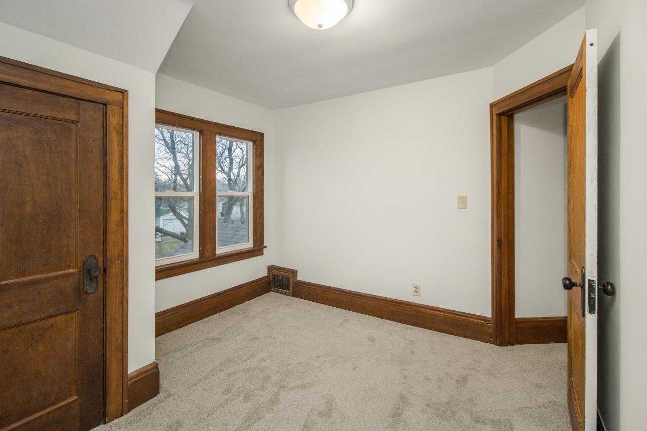 212 Page Street W