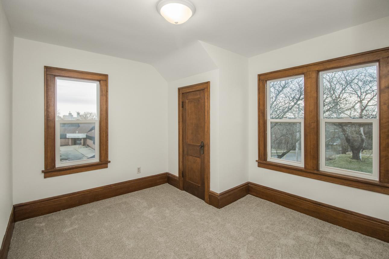 212 Page Street W