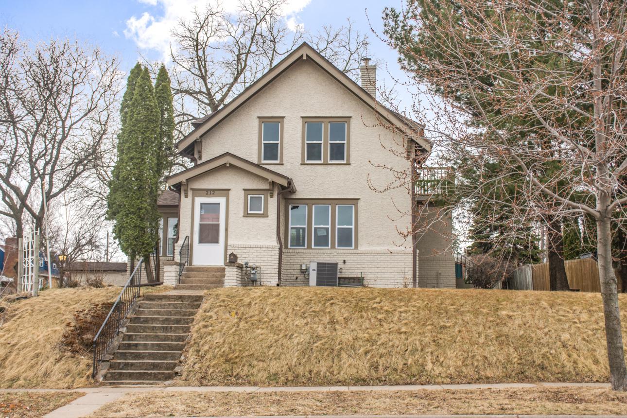 212 Page Street W