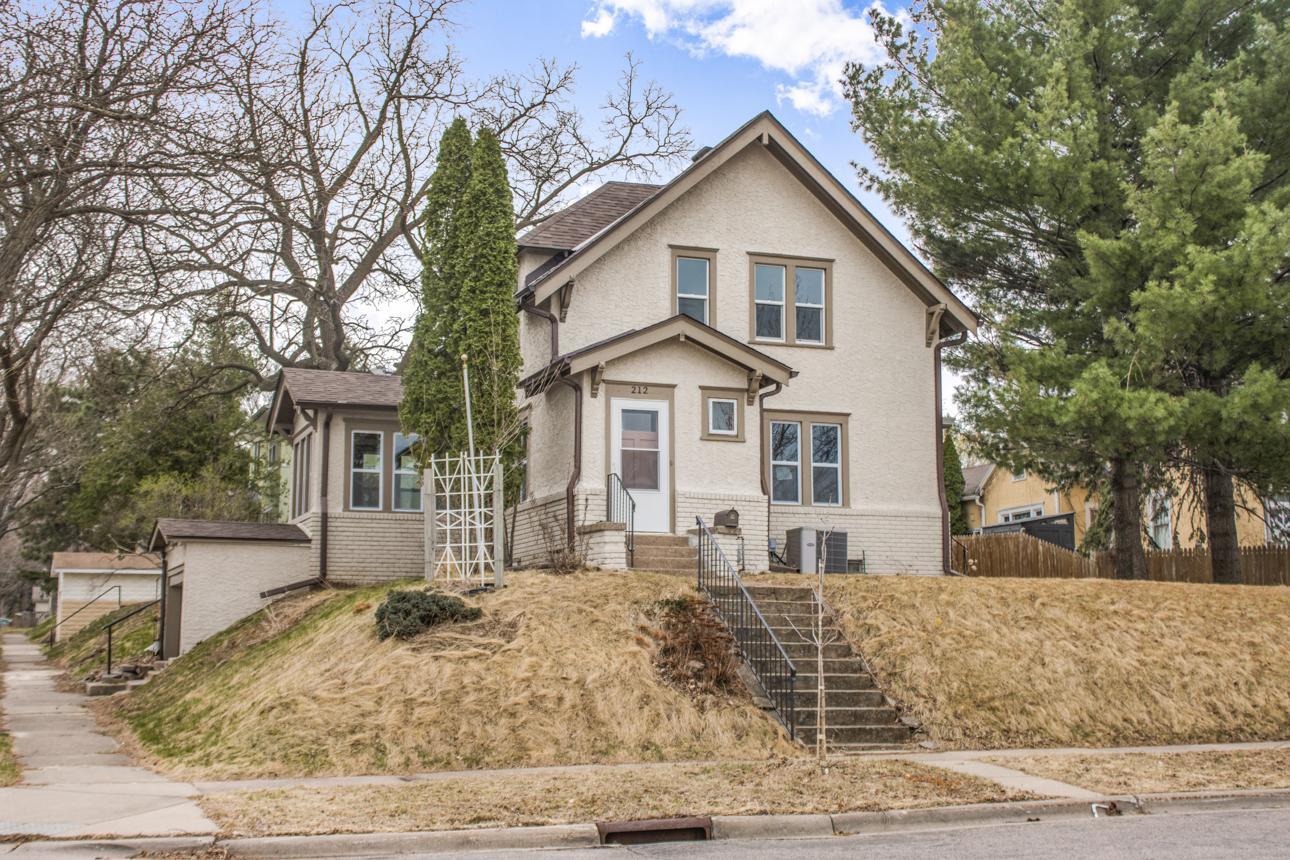212 Page Street W