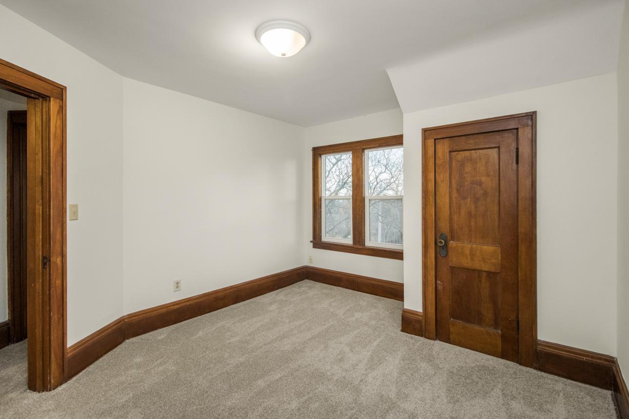 212 Page Street W