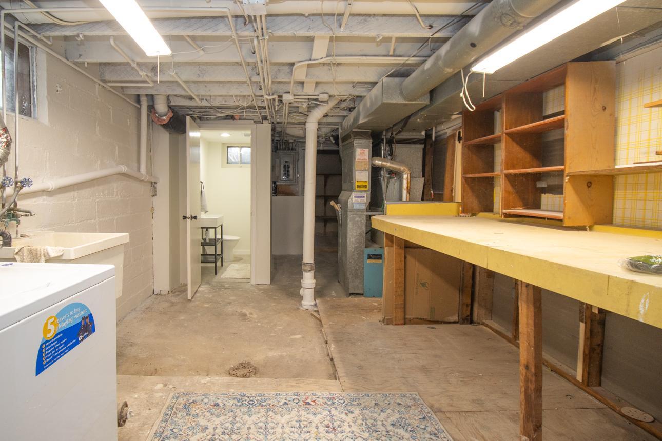 212 Page Street W