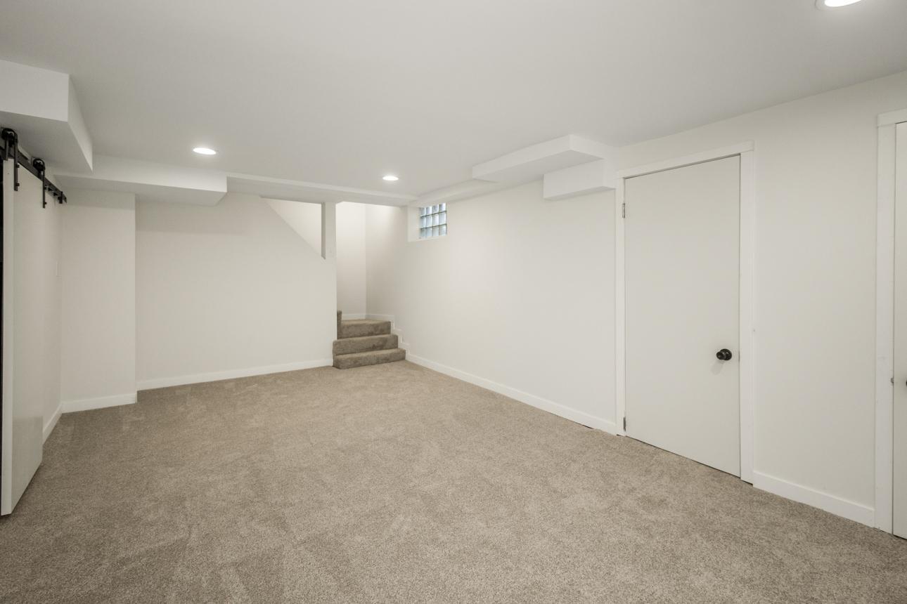 212 Page Street W