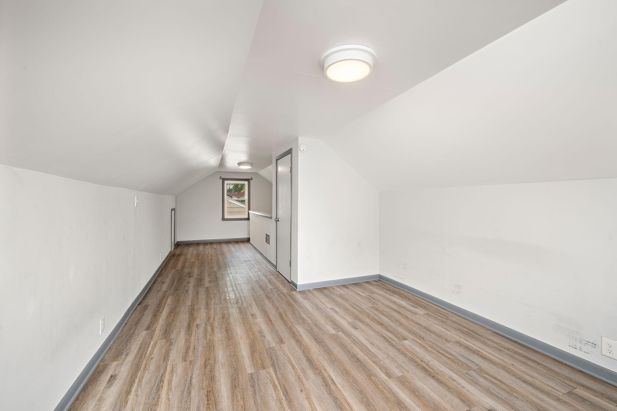 157 Moreland Avenue E