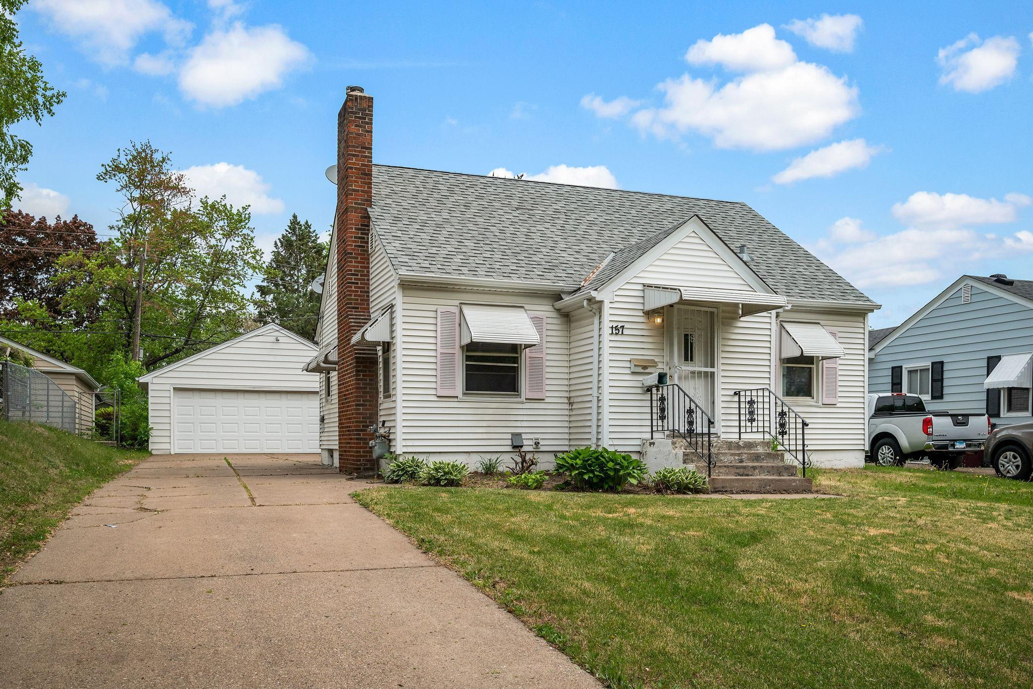 157 Moreland Avenue E