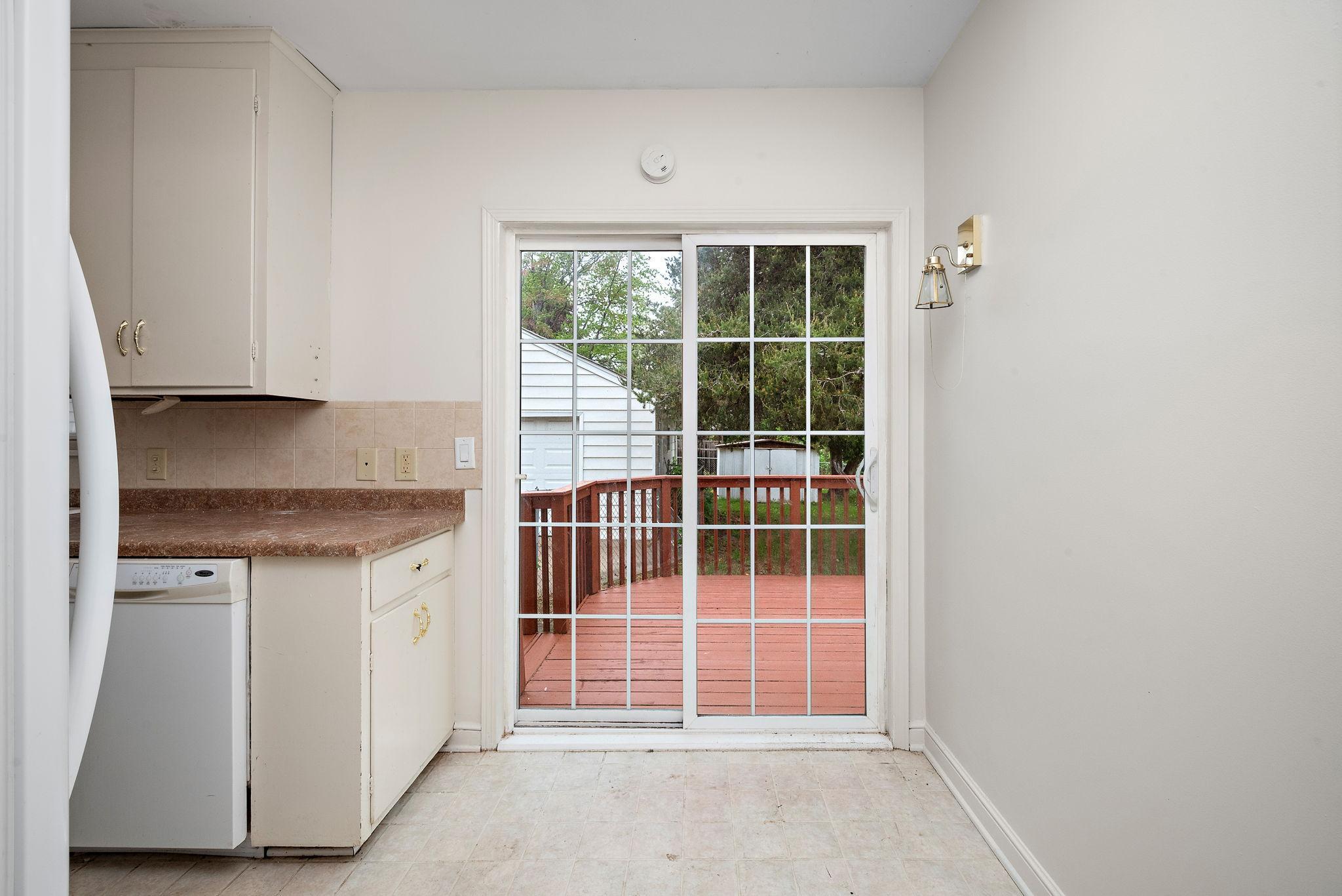 157 Moreland Avenue E