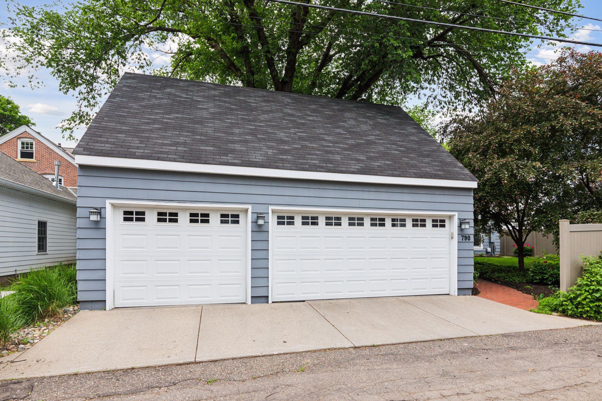 790 Syndicate Street S