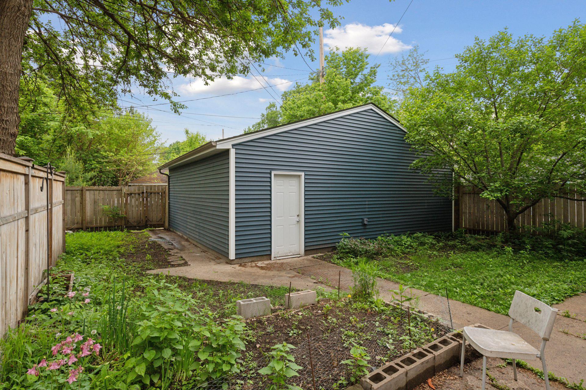 2519 E 22nd Street