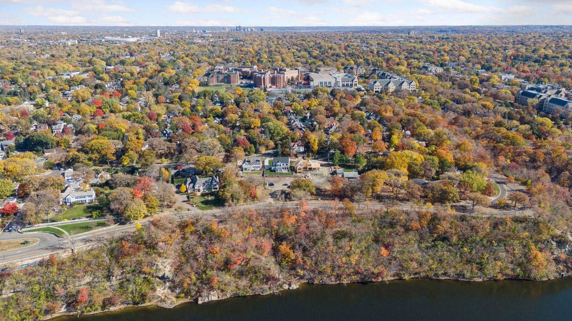 110 Mississippi River Boulevard N