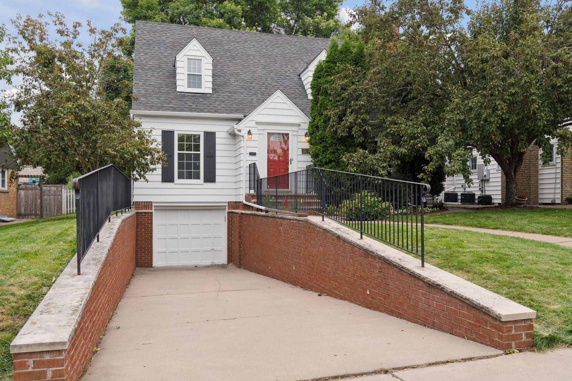1919 Highland Parkway