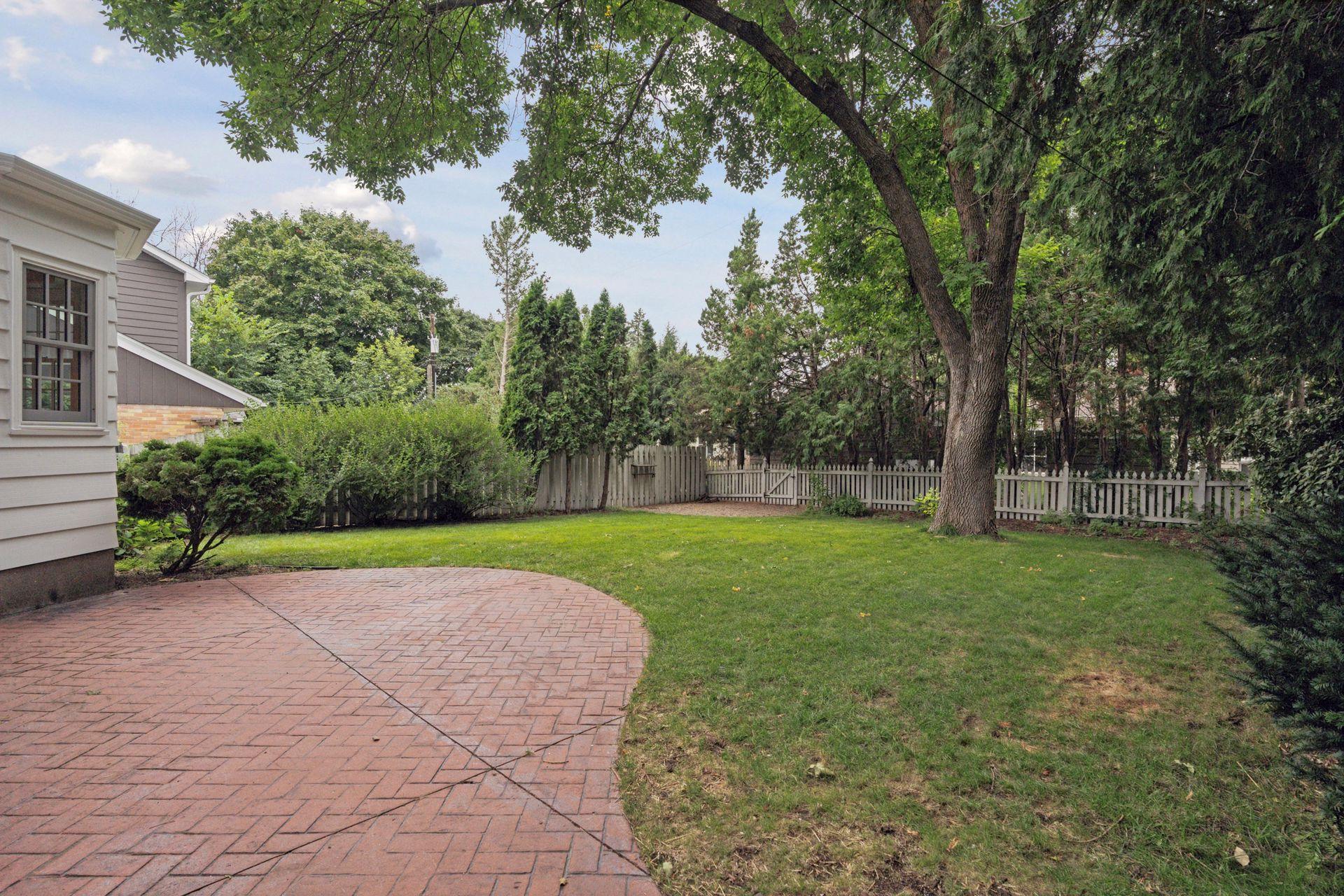 1919 Highland Parkway