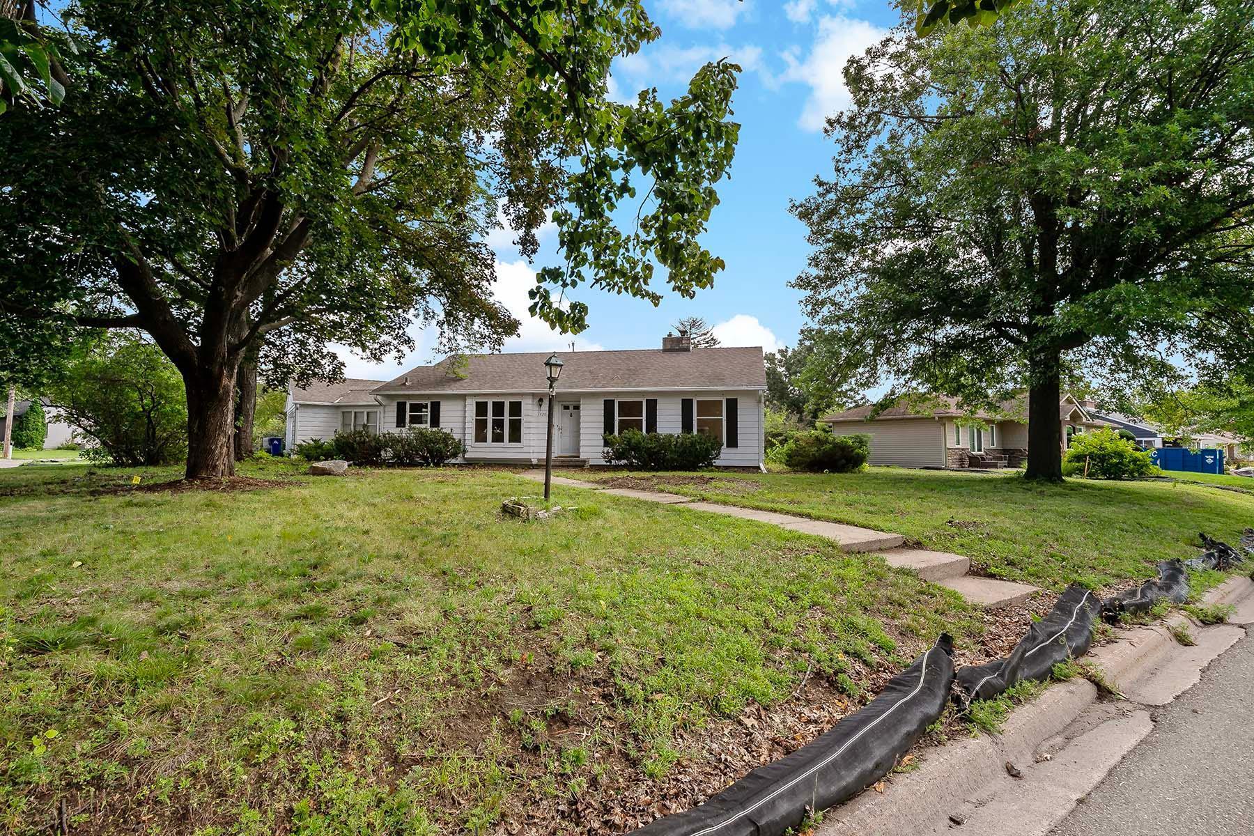 1420 Mississippi River Boulevard S
