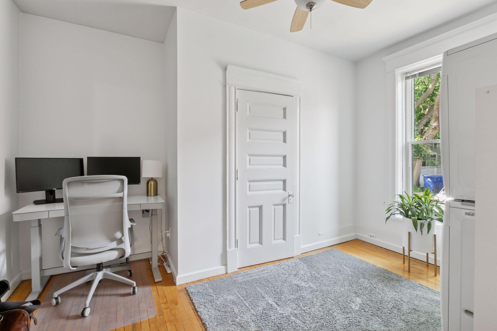 115 Western Avenue N Unit: 1N