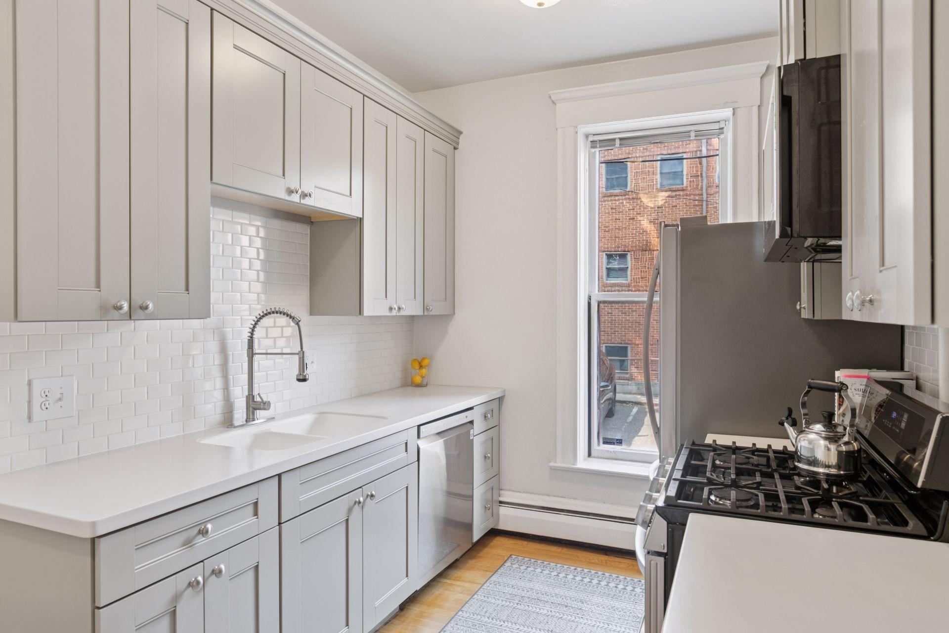 115 Western Avenue N Unit: 1N