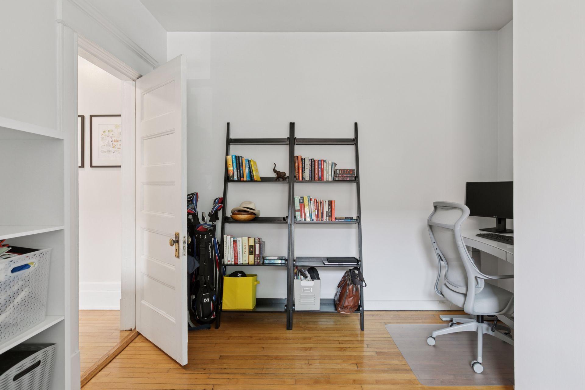 115 Western Avenue N Unit: 1N