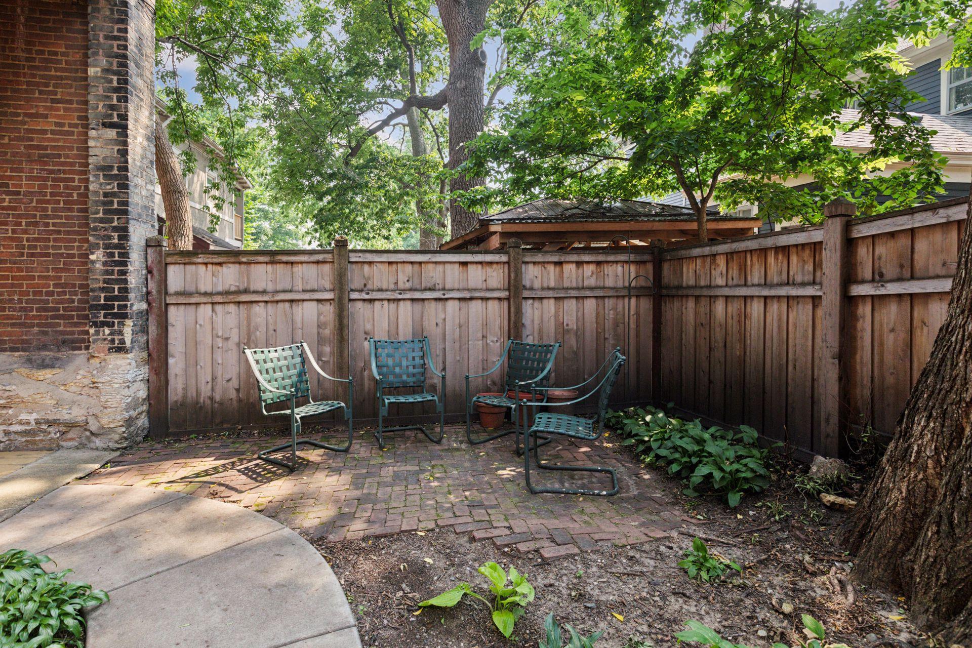 115 Western Avenue N Unit: 1N