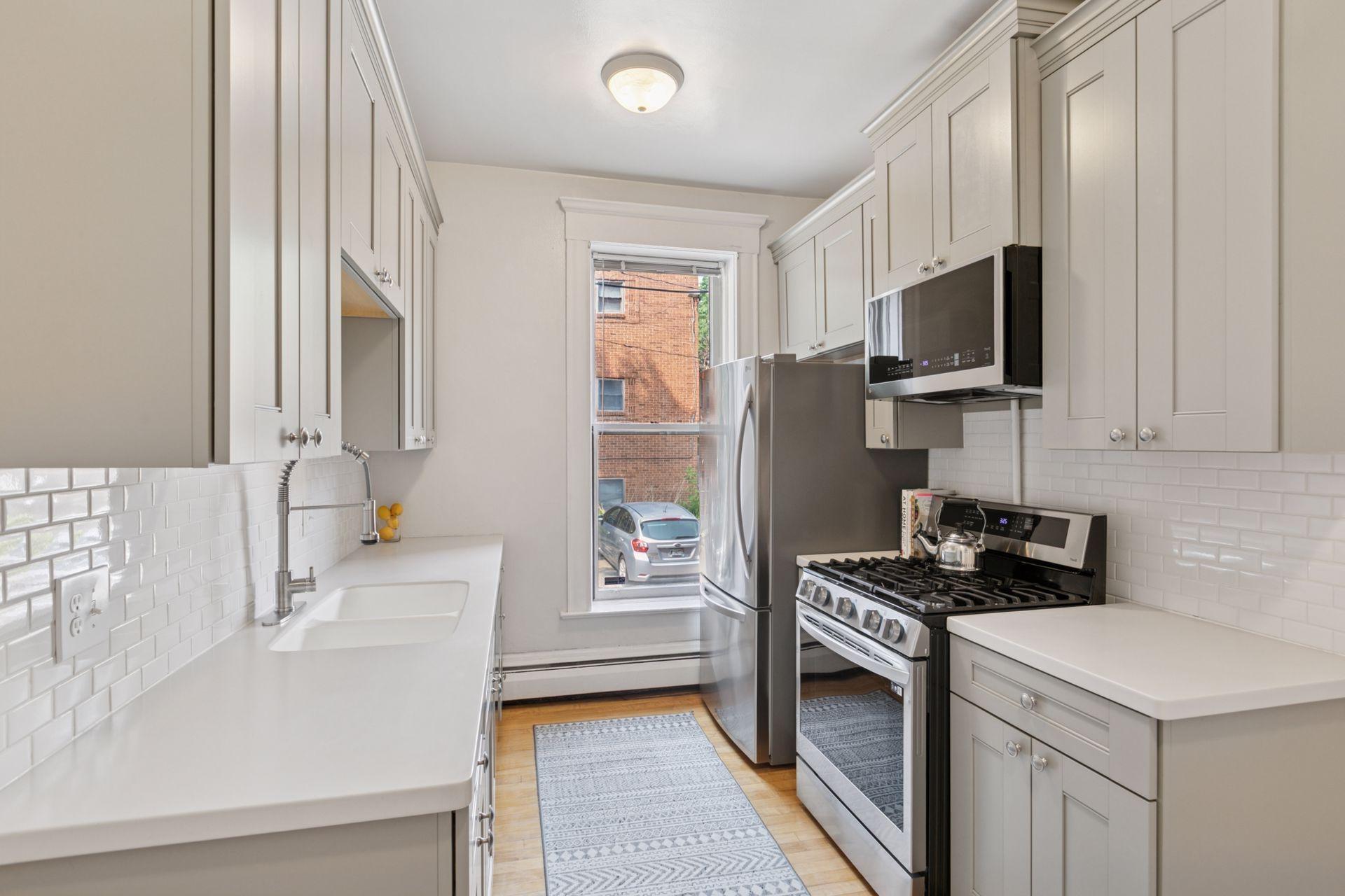 115 Western Avenue N Unit: 1N