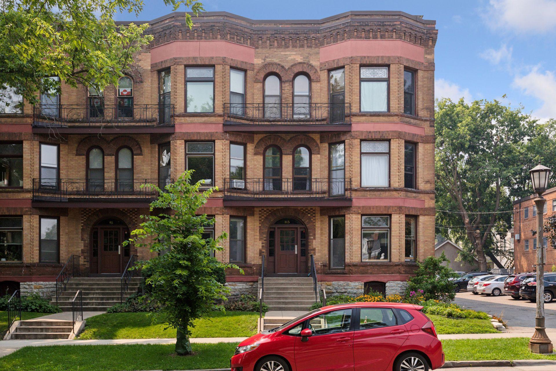 115 Western Avenue N Unit: 1N