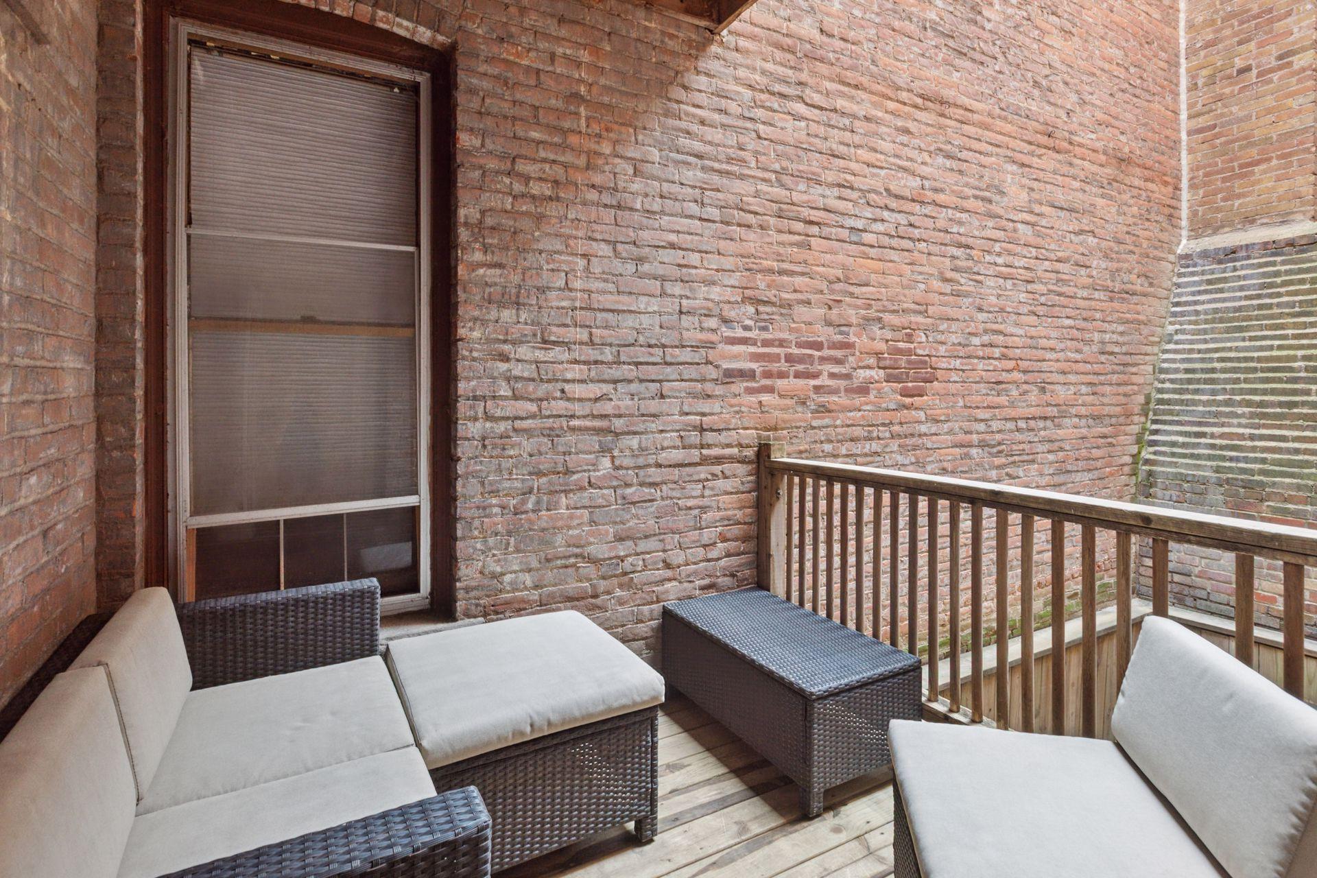 115 Western Avenue N Unit: 1N