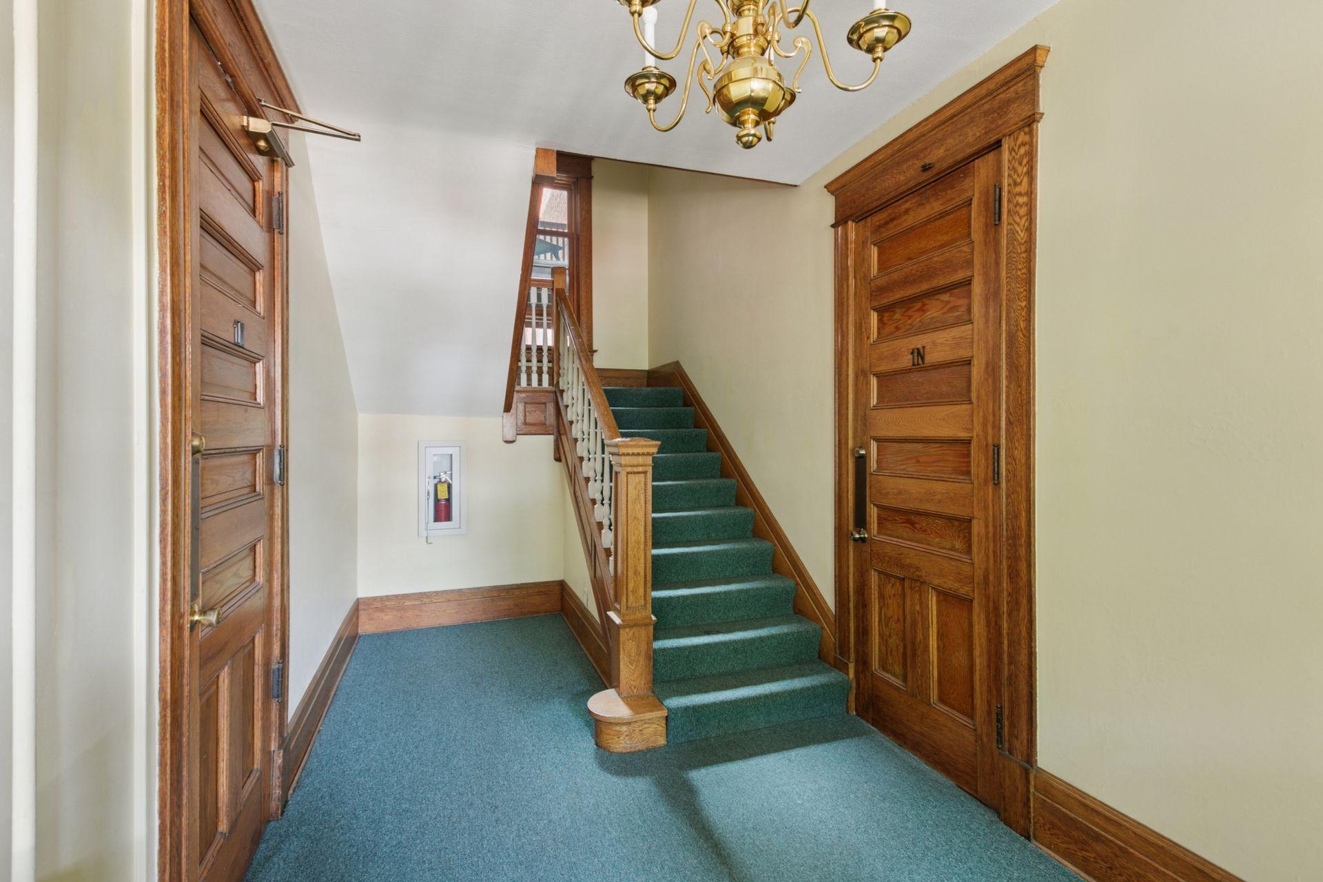 115 Western Avenue N Unit: 1N
