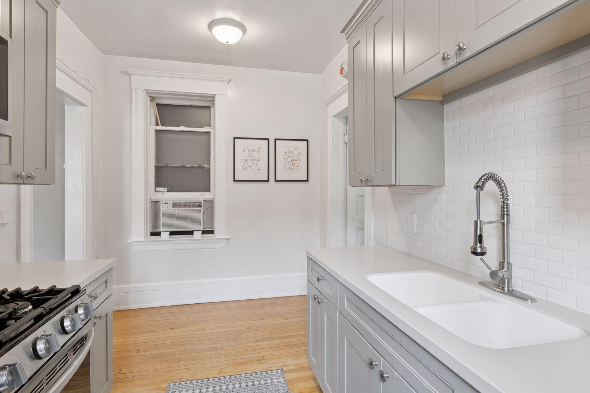 115 Western Avenue N Unit: 1N