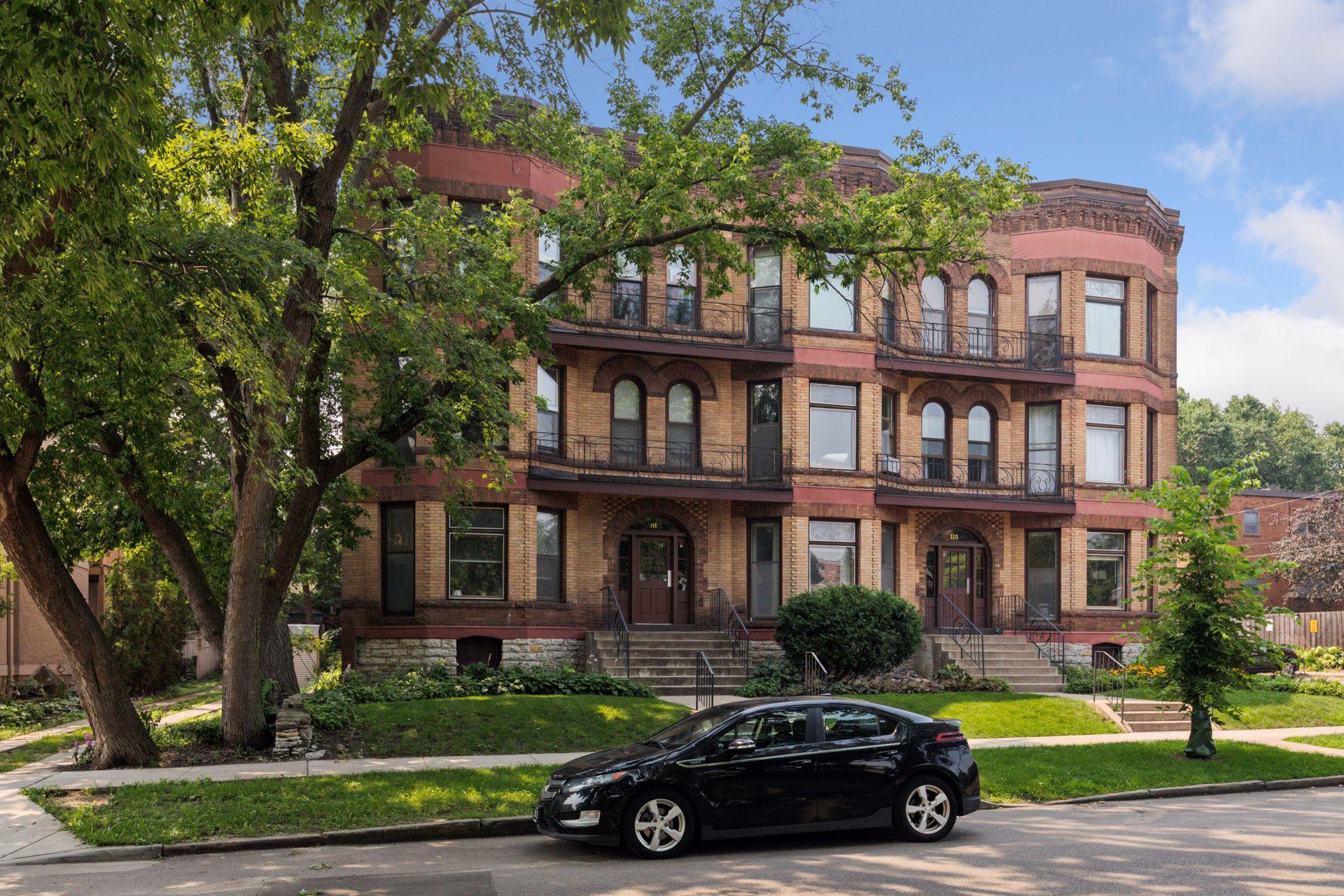 115 Western Avenue N Unit: 1N