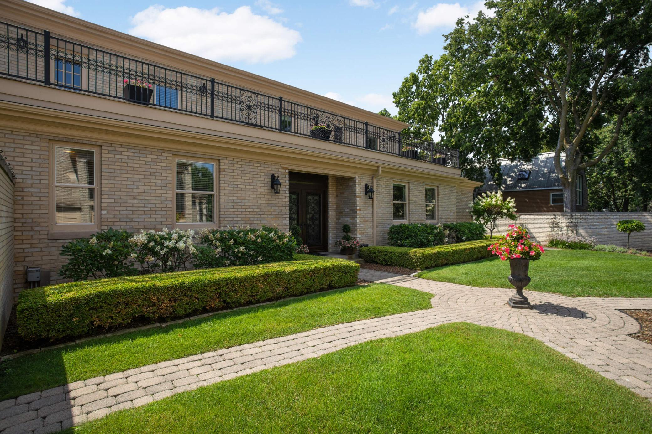 21 Avon Street S Unit: 21