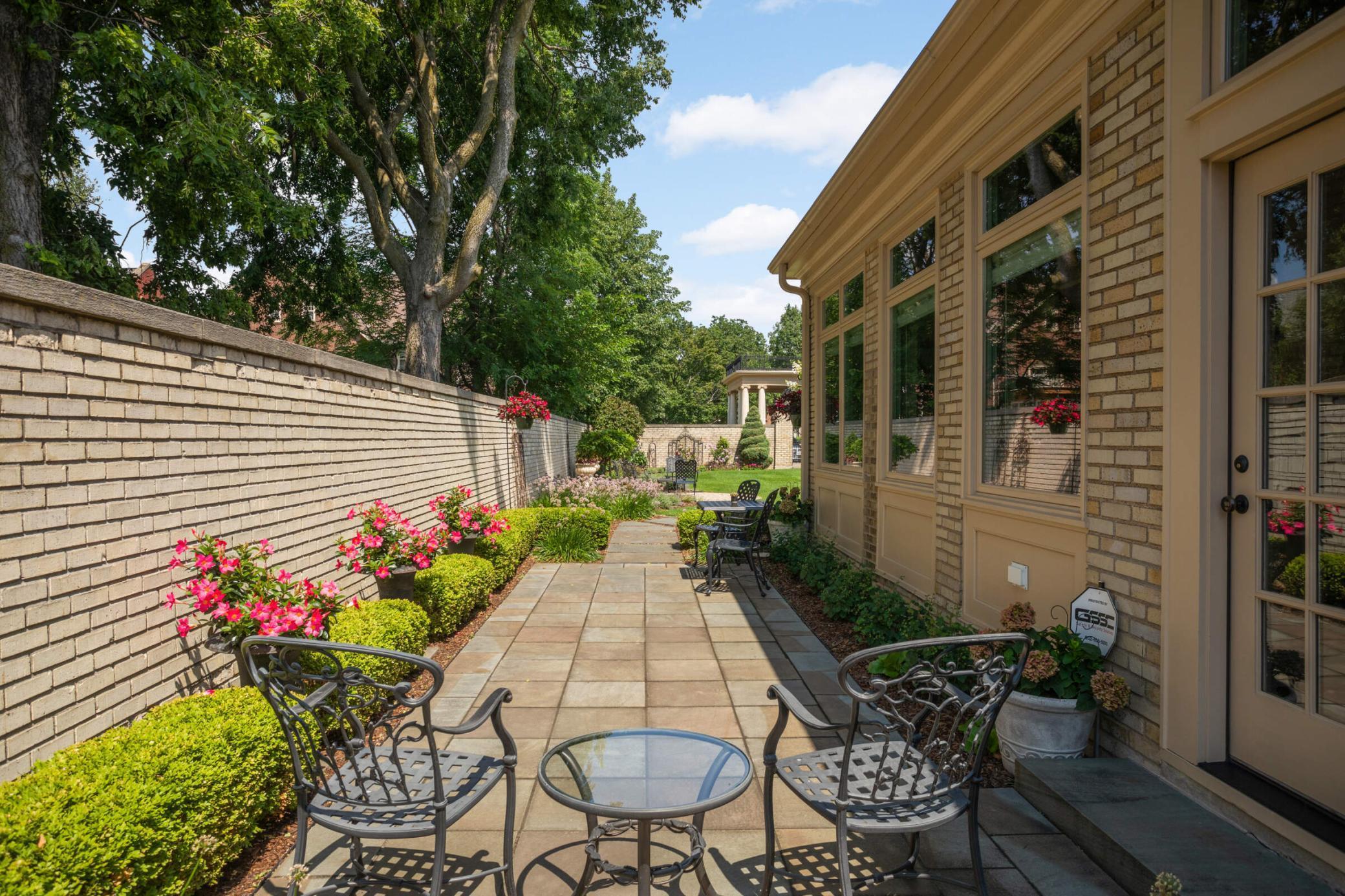 21 Avon Street S Unit: 21