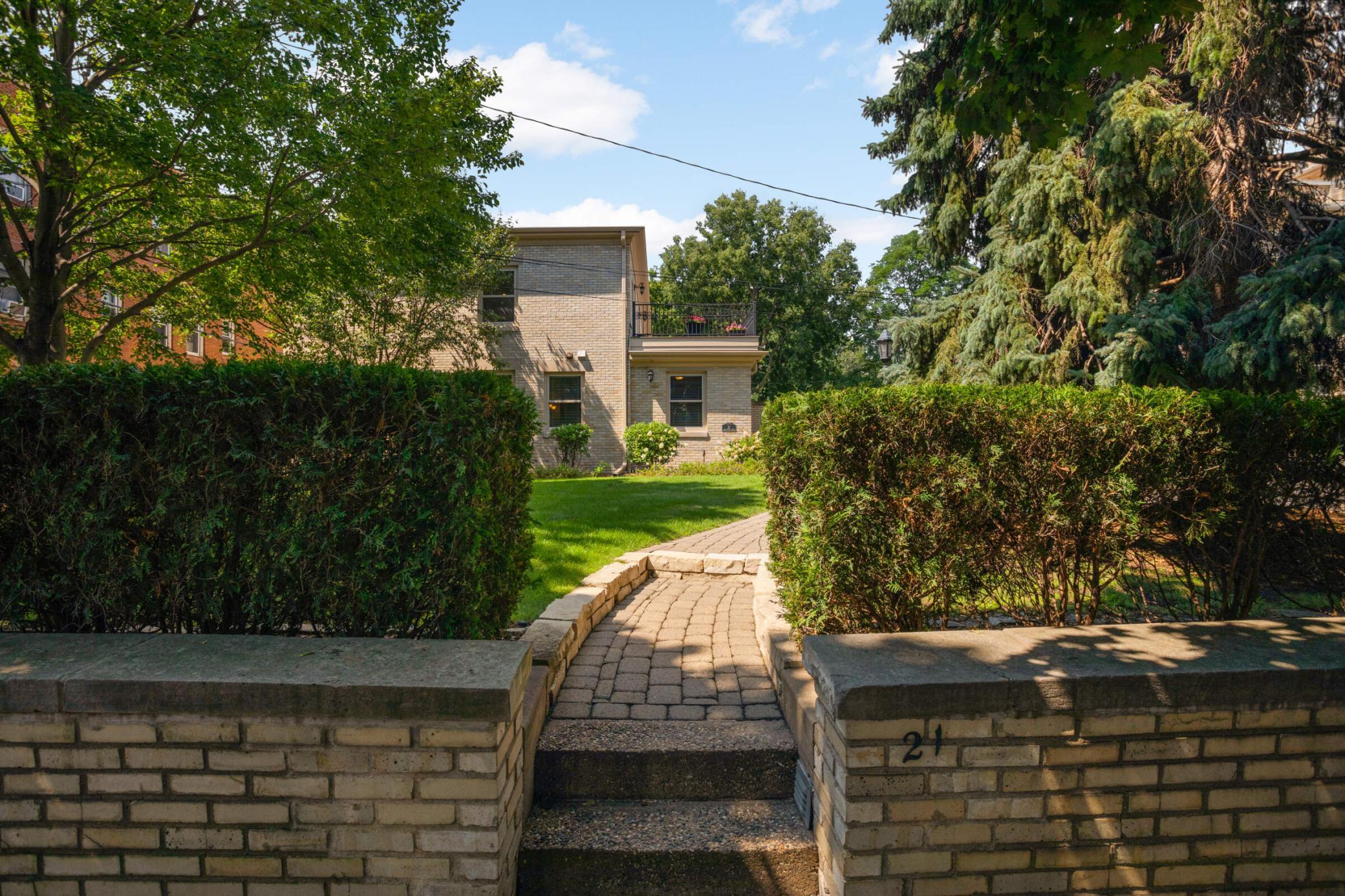 21 Avon Street S Unit: 21