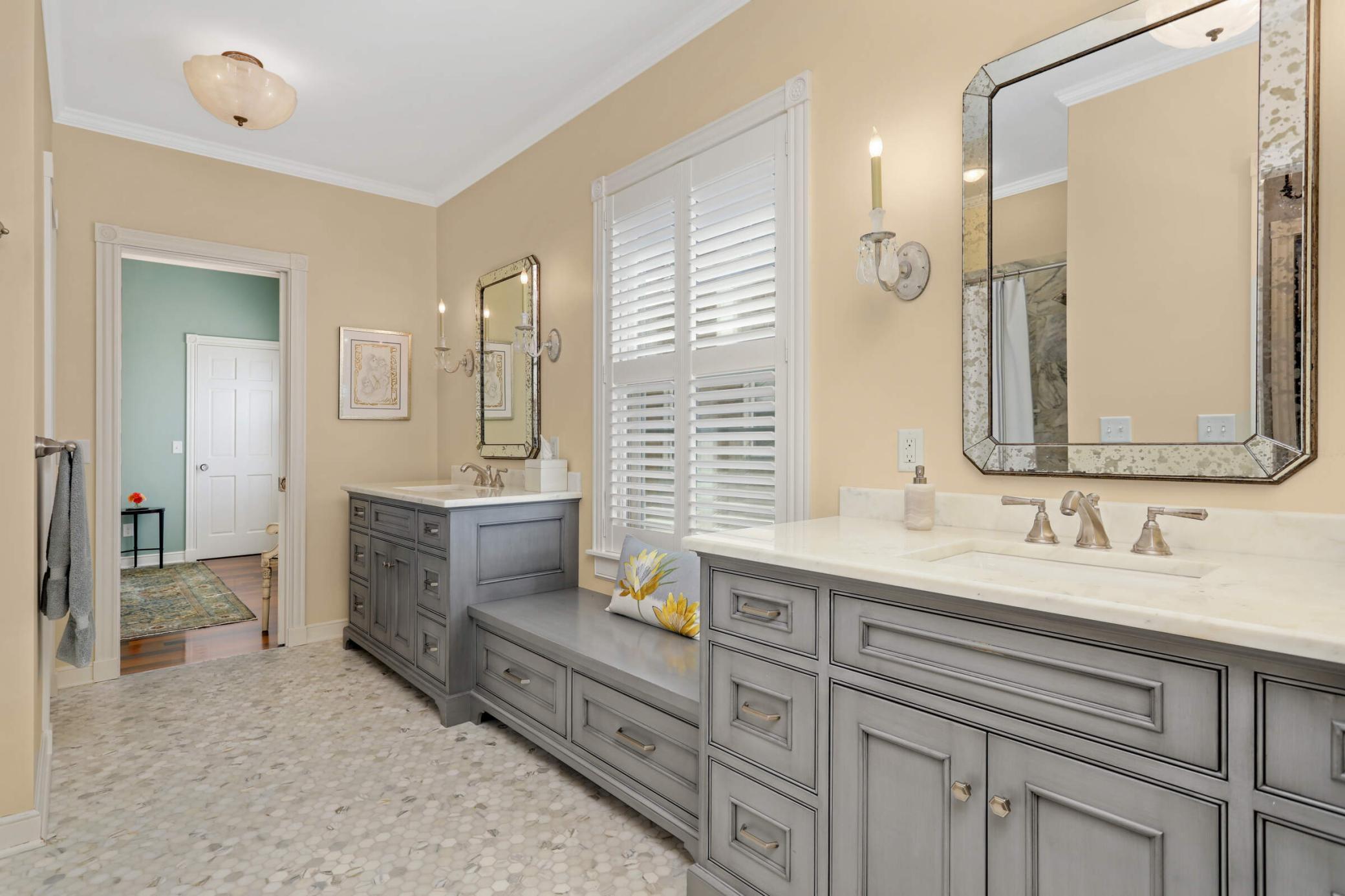 21 Avon Street S Unit: 21