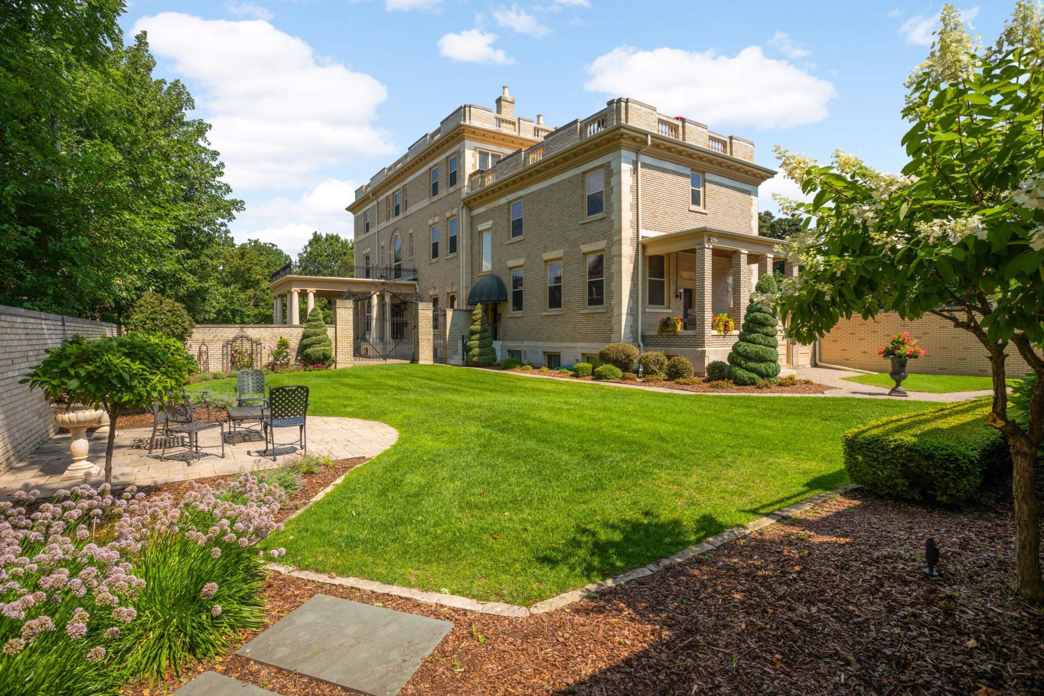 21 Avon Street S Unit: 21