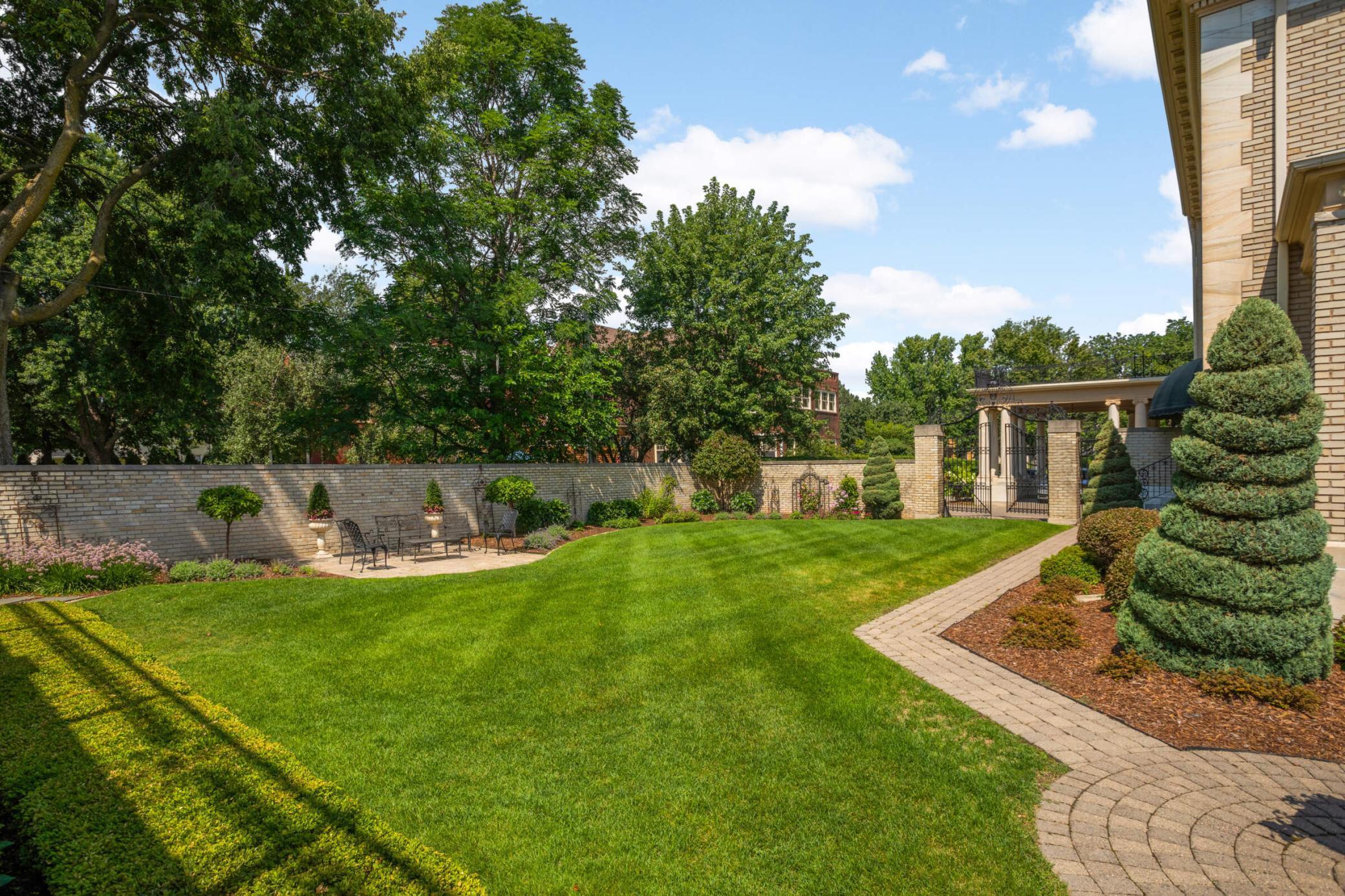 21 Avon Street S Unit: 21