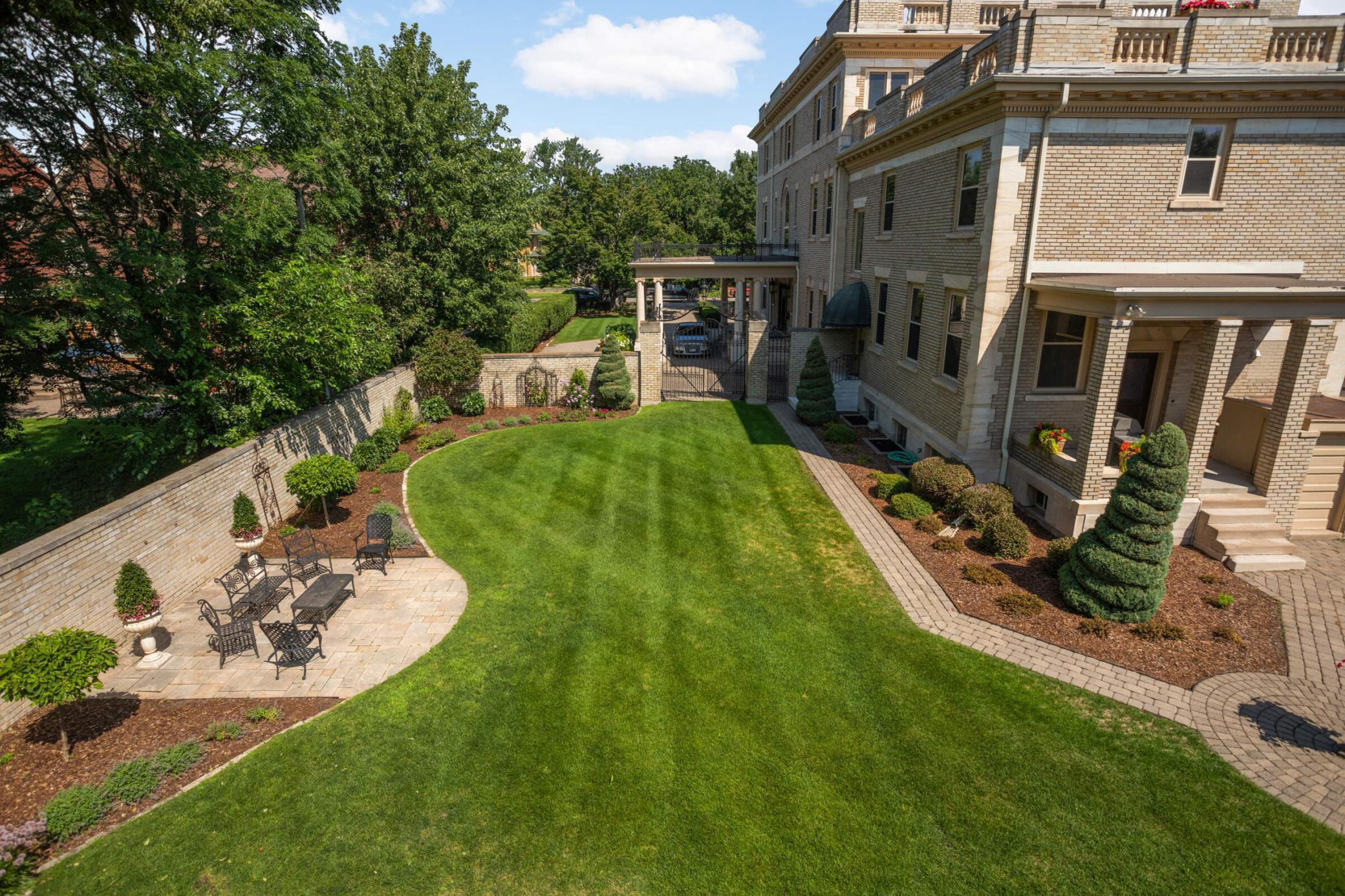 21 Avon Street S Unit: 21
