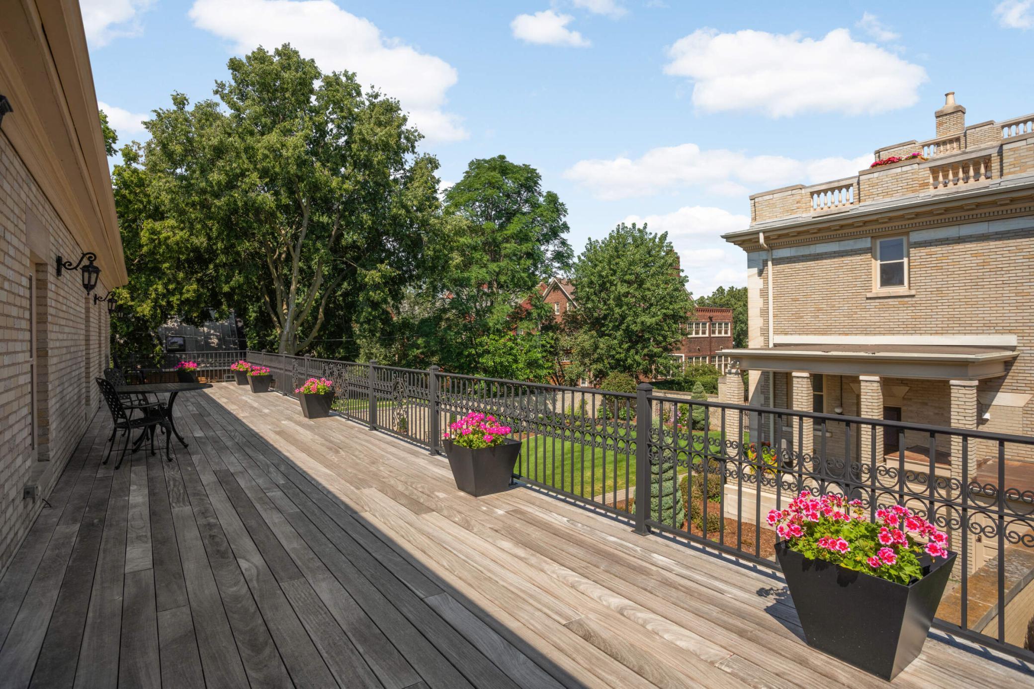 21 Avon Street S Unit: 21