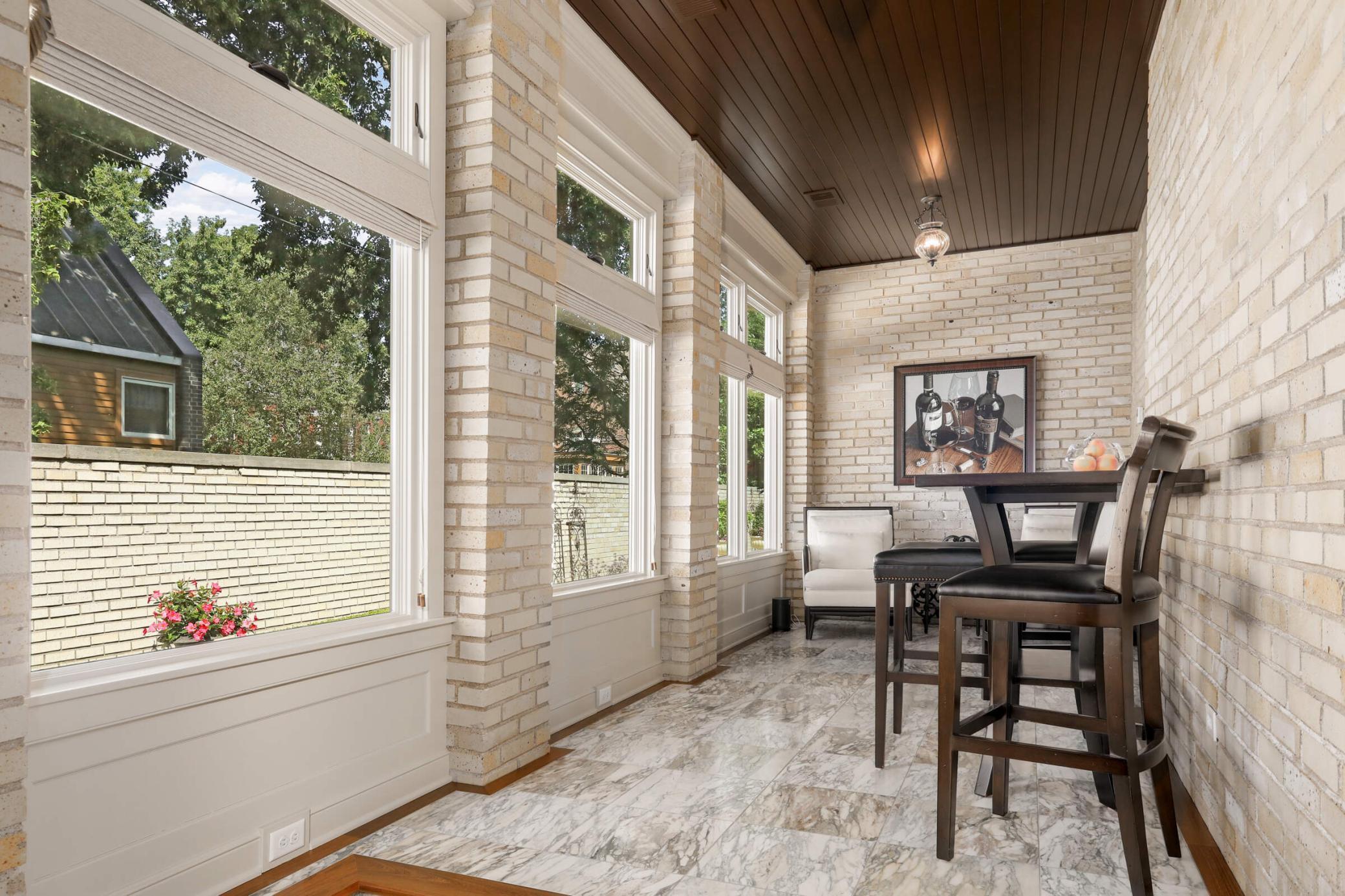 21 Avon Street S Unit: 21