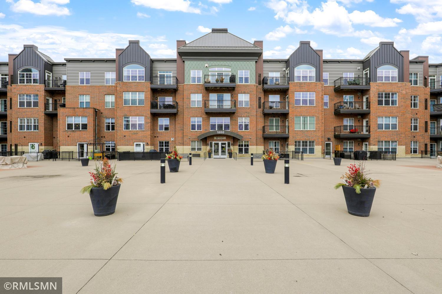 1800 Graham Avenue Unit: 411