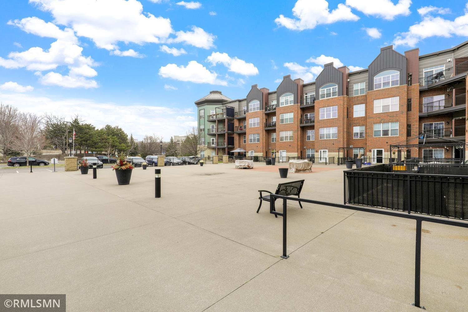1800 Graham Avenue Unit: 411