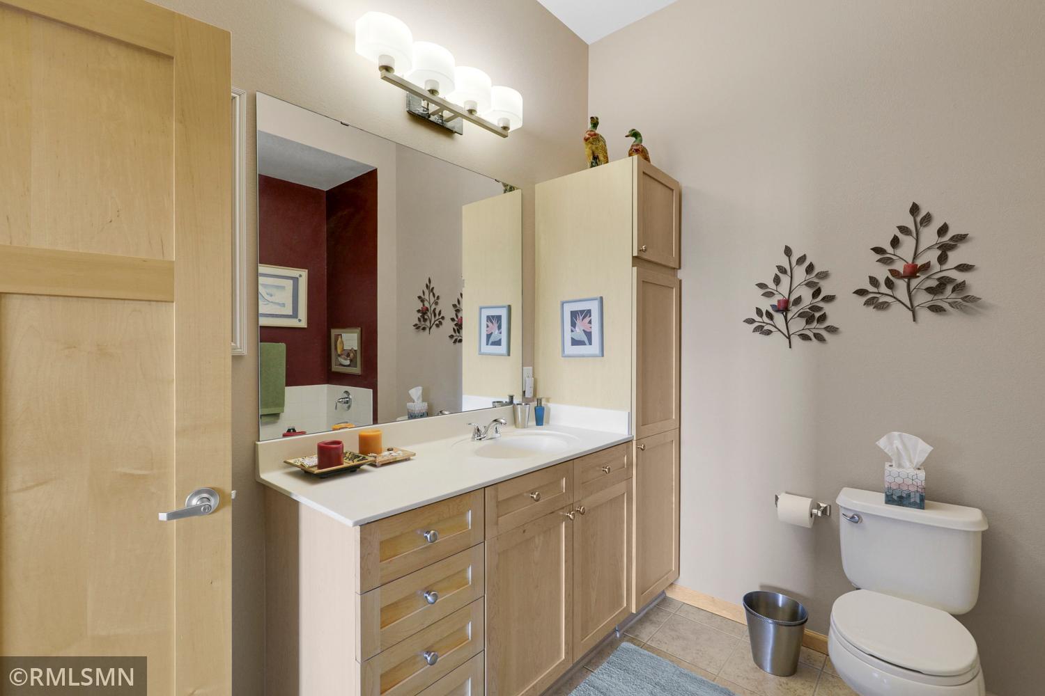 1800 Graham Avenue Unit: 411