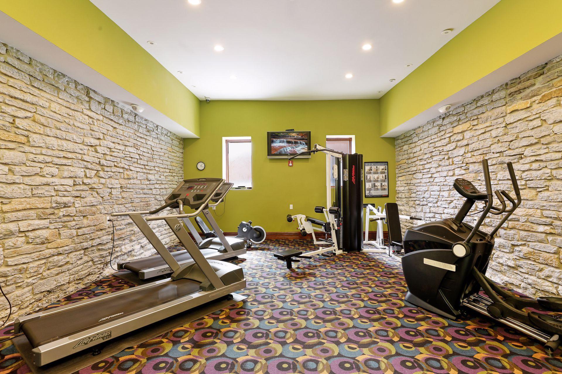 672 Summit Avenue Unit: 102