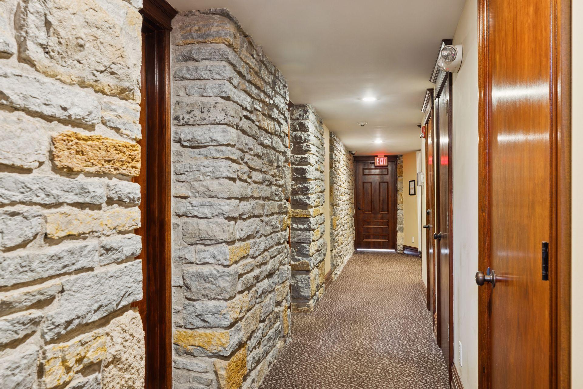 672 Summit Avenue Unit: 102