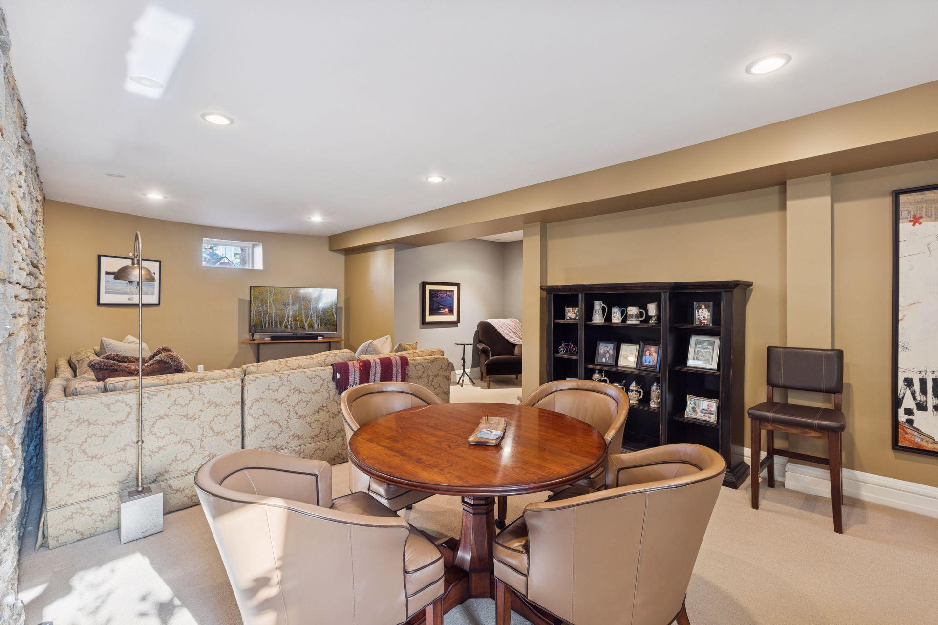 672 Summit Avenue Unit: 102