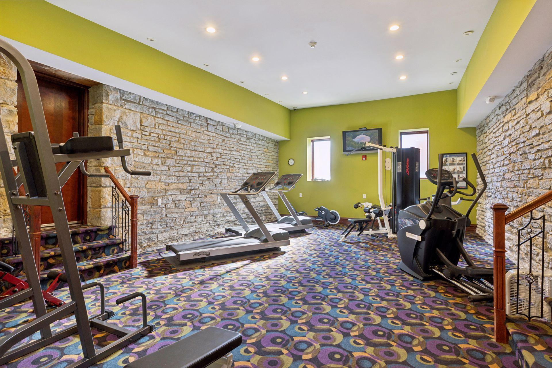 672 Summit Avenue Unit: 102