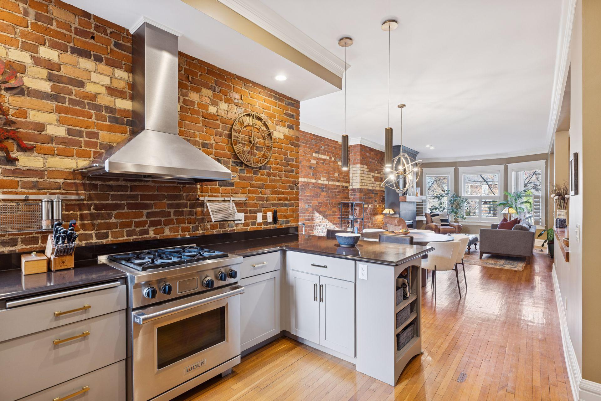 672 Summit Avenue Unit: 102