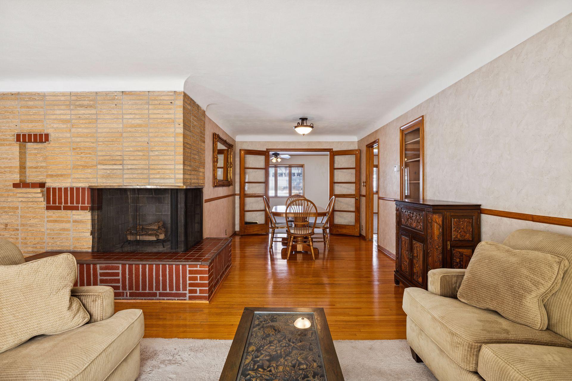 1947 Yorkshire Court