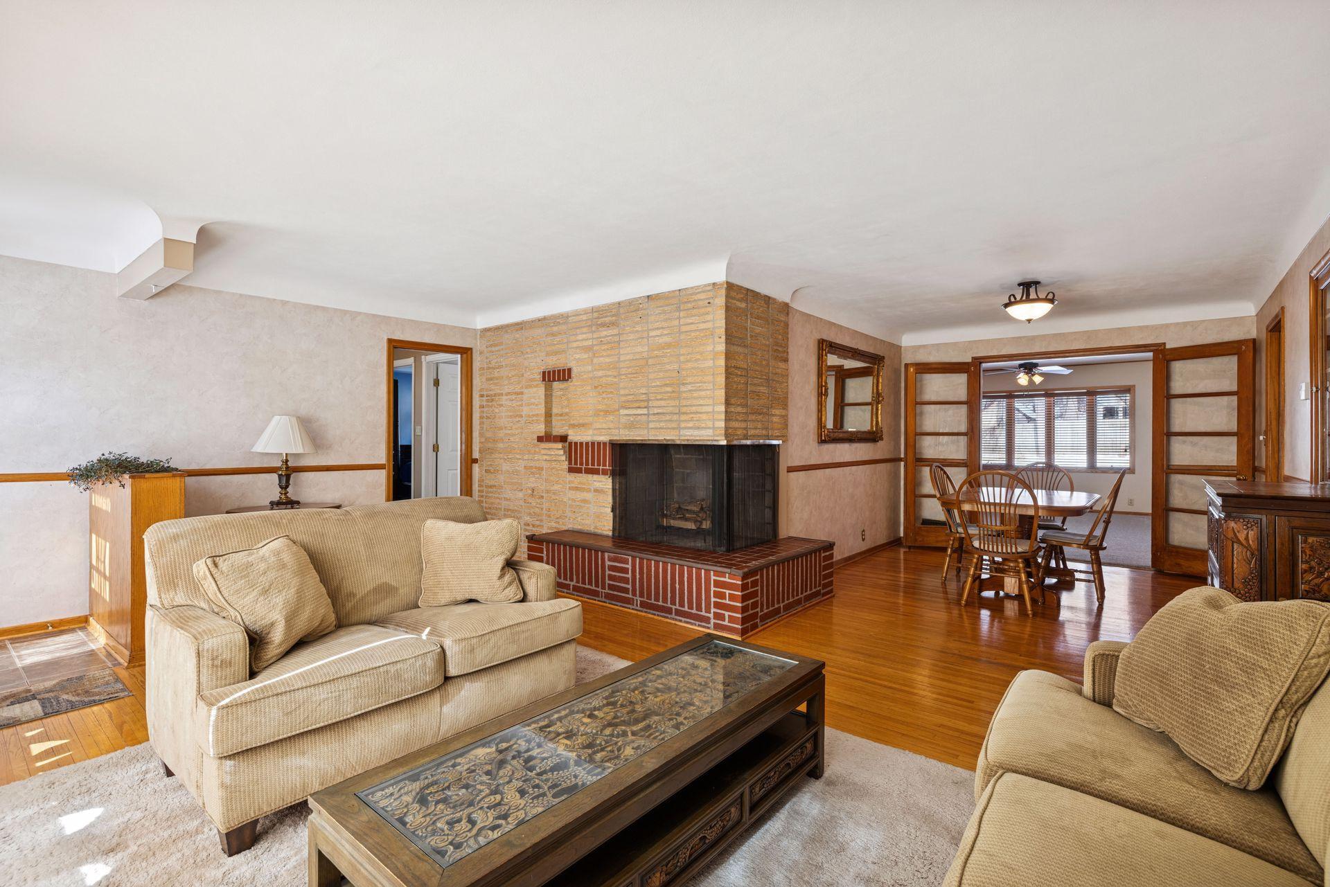 1947 Yorkshire Court