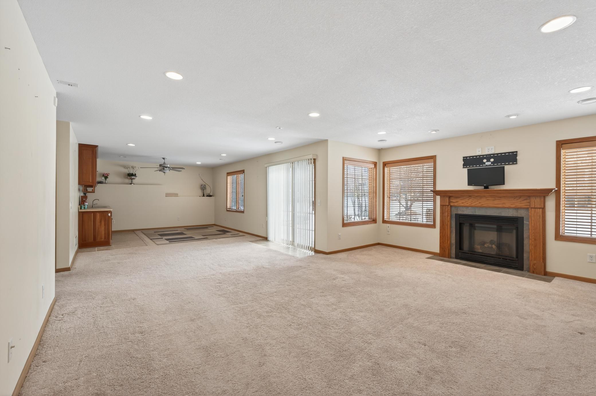 10010 Fallgold Parkway N