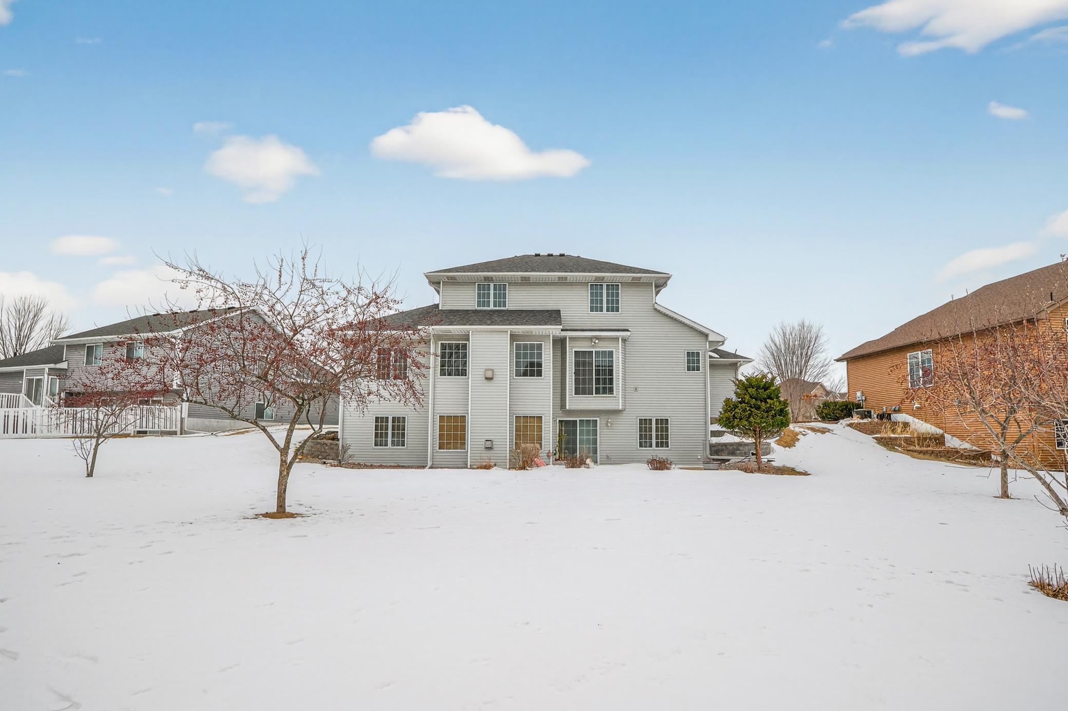 10010 Fallgold Parkway N