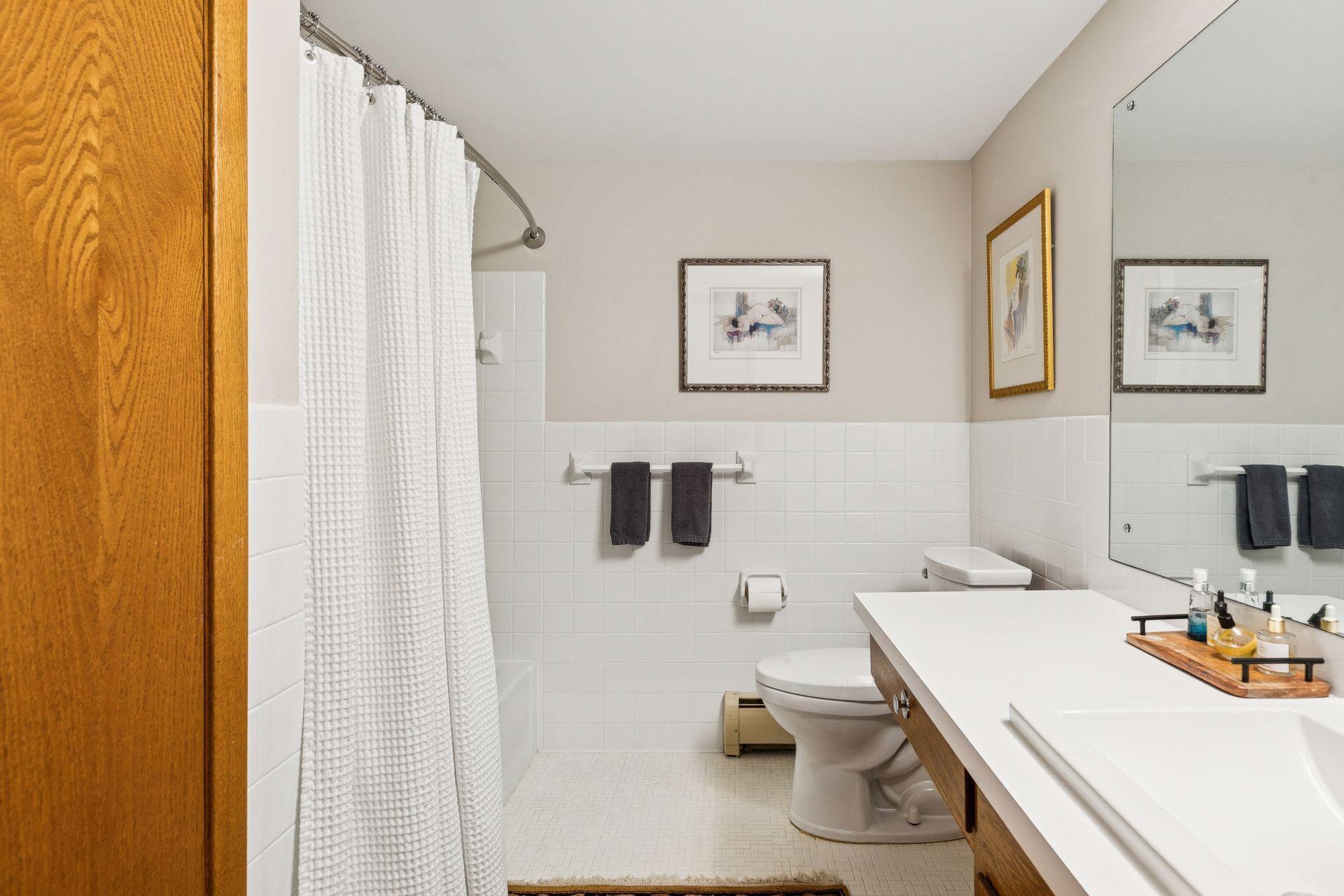 100 Imperial Drive W Unit: 404