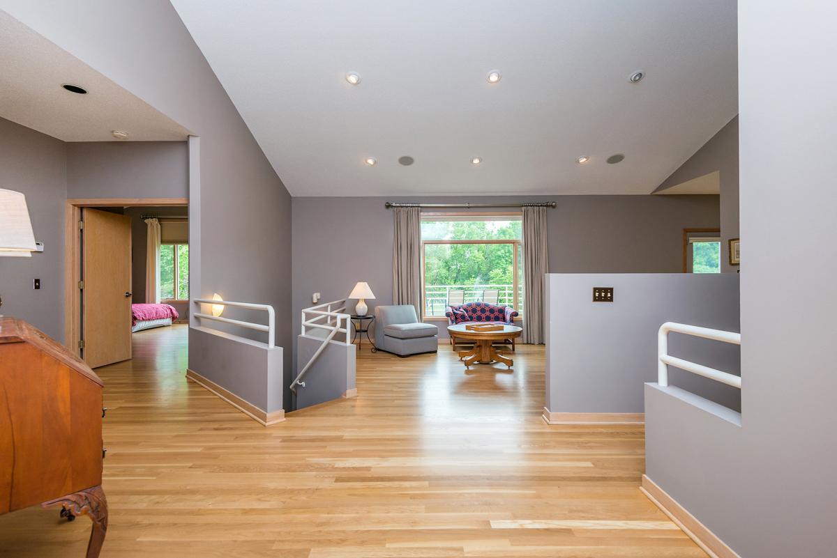 880 Vineland Court