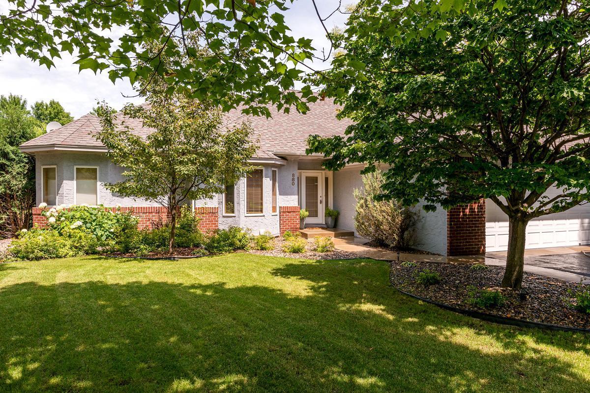 880 Vineland Court